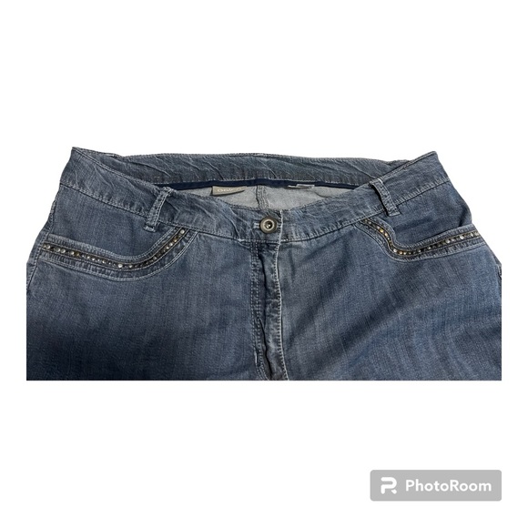 Women’s Gelco (European) lightweight Jean. - Picture 3 of 4